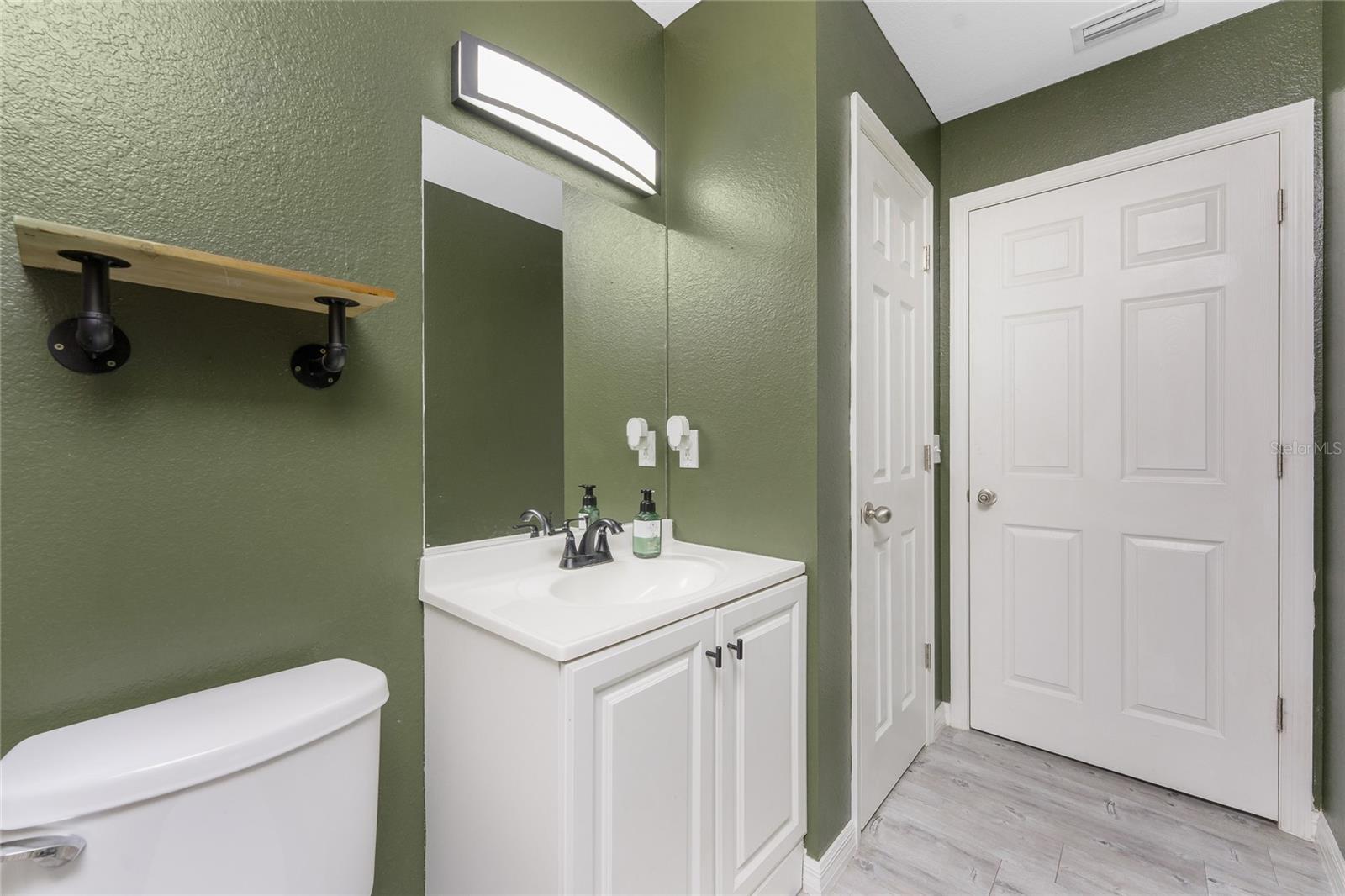 SUNNY BREEZE HARBOR - Residential