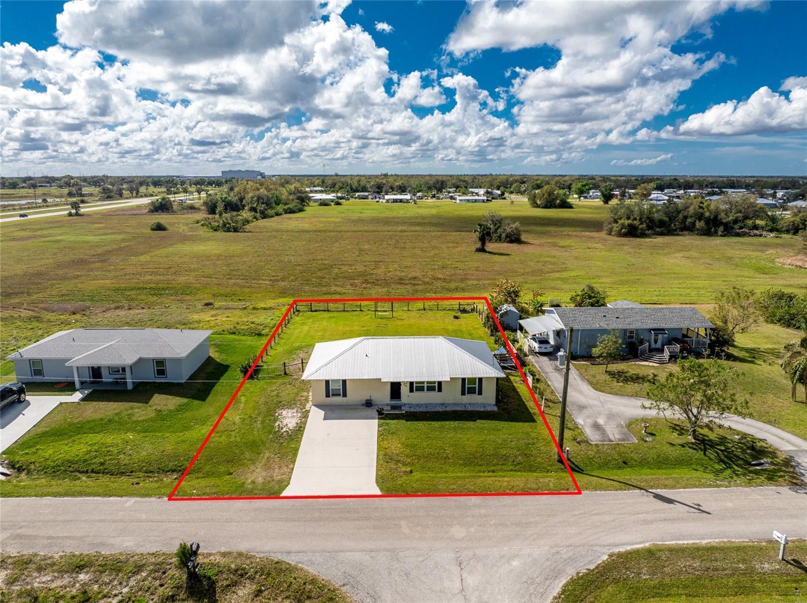 SUNNY BREEZE HARBOR - Residential