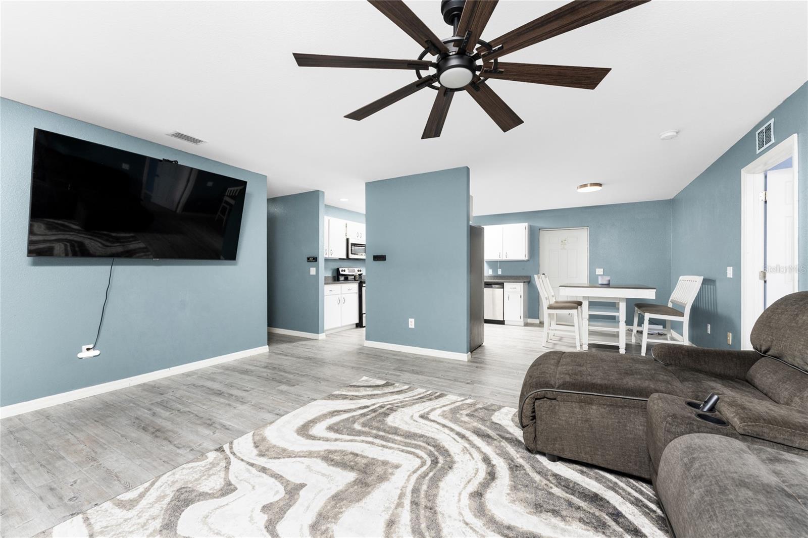 SUNNY BREEZE HARBOR - Residential