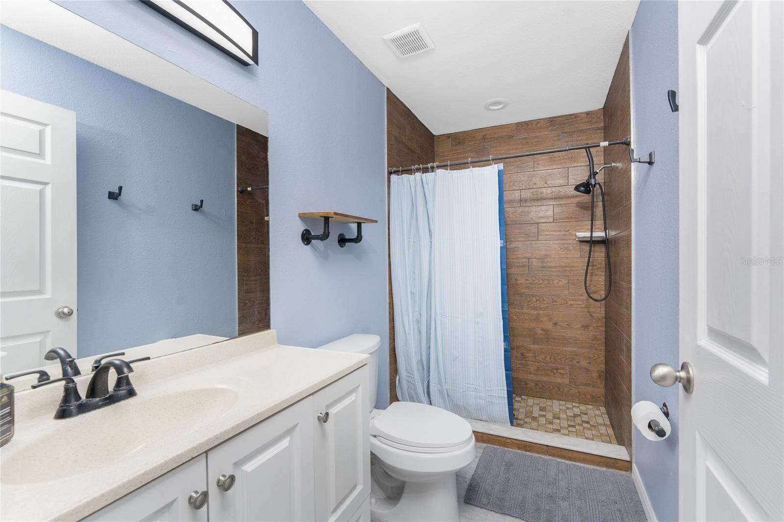 SUNNY BREEZE HARBOR - Residential