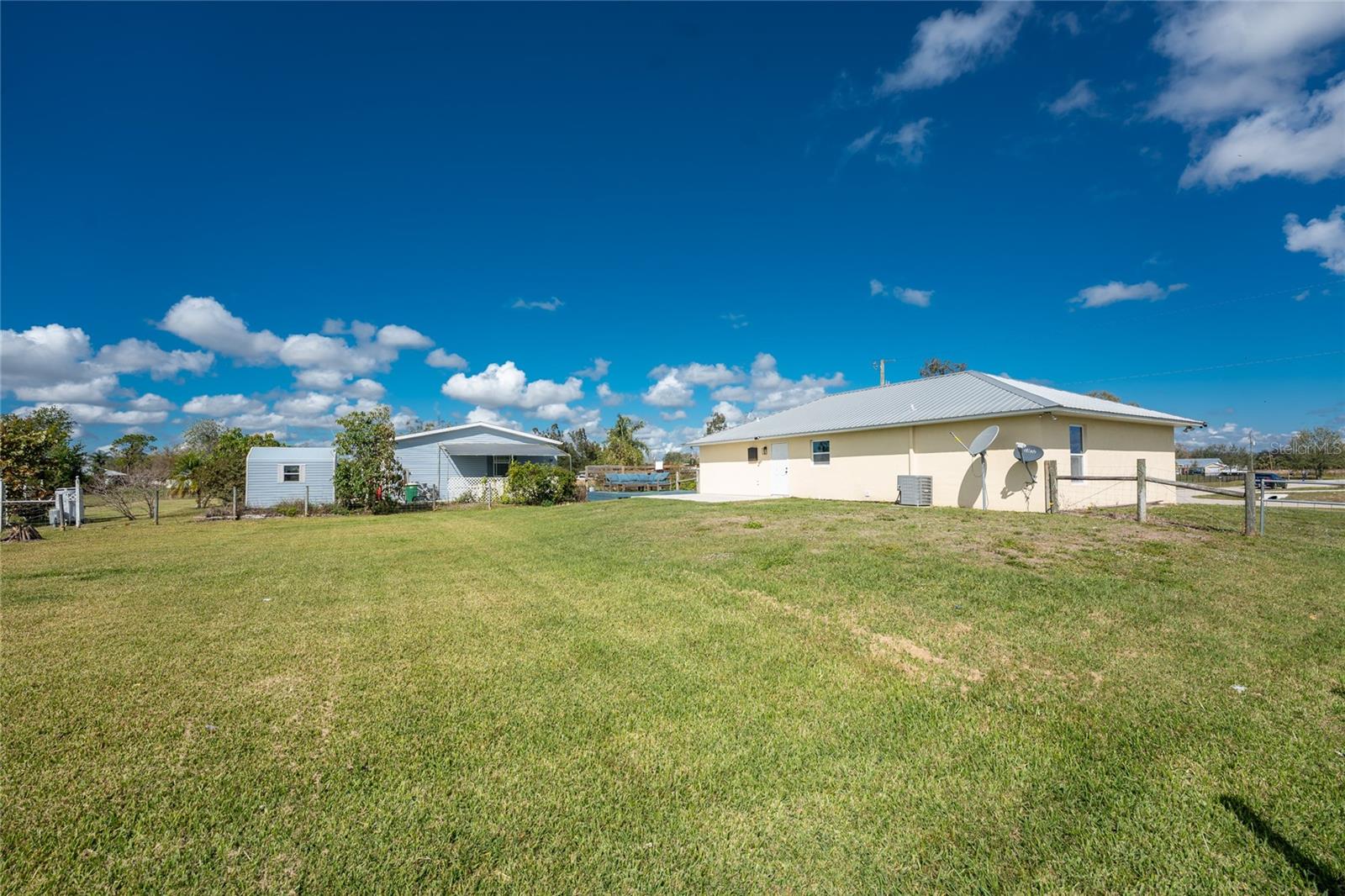 SUNNY BREEZE HARBOR - Residential