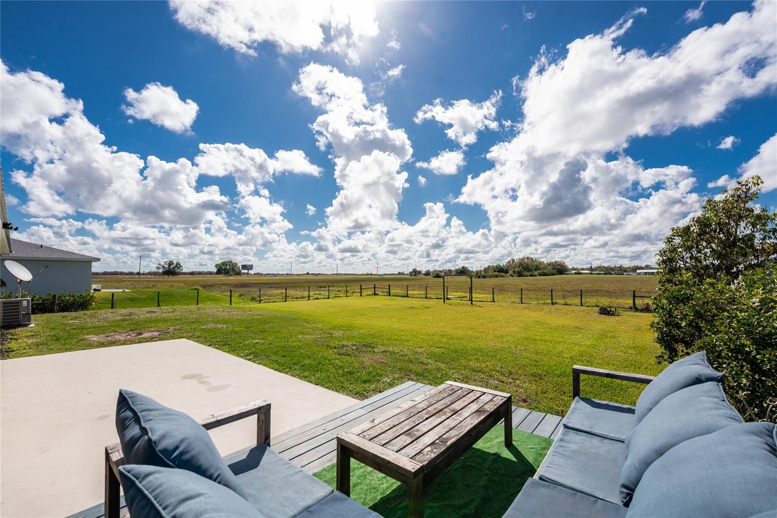 SUNNY BREEZE HARBOR - Residential