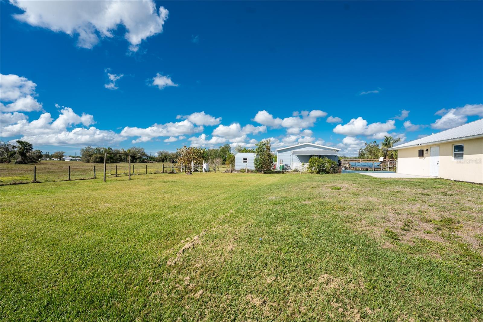 SUNNY BREEZE HARBOR - Residential