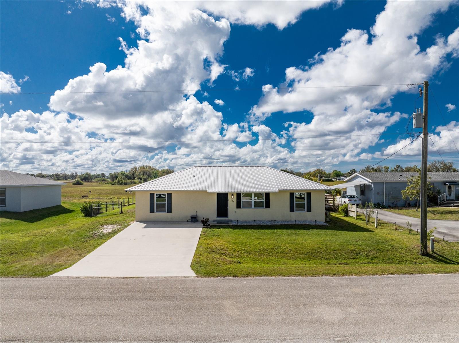 SUNNY BREEZE HARBOR - Residential