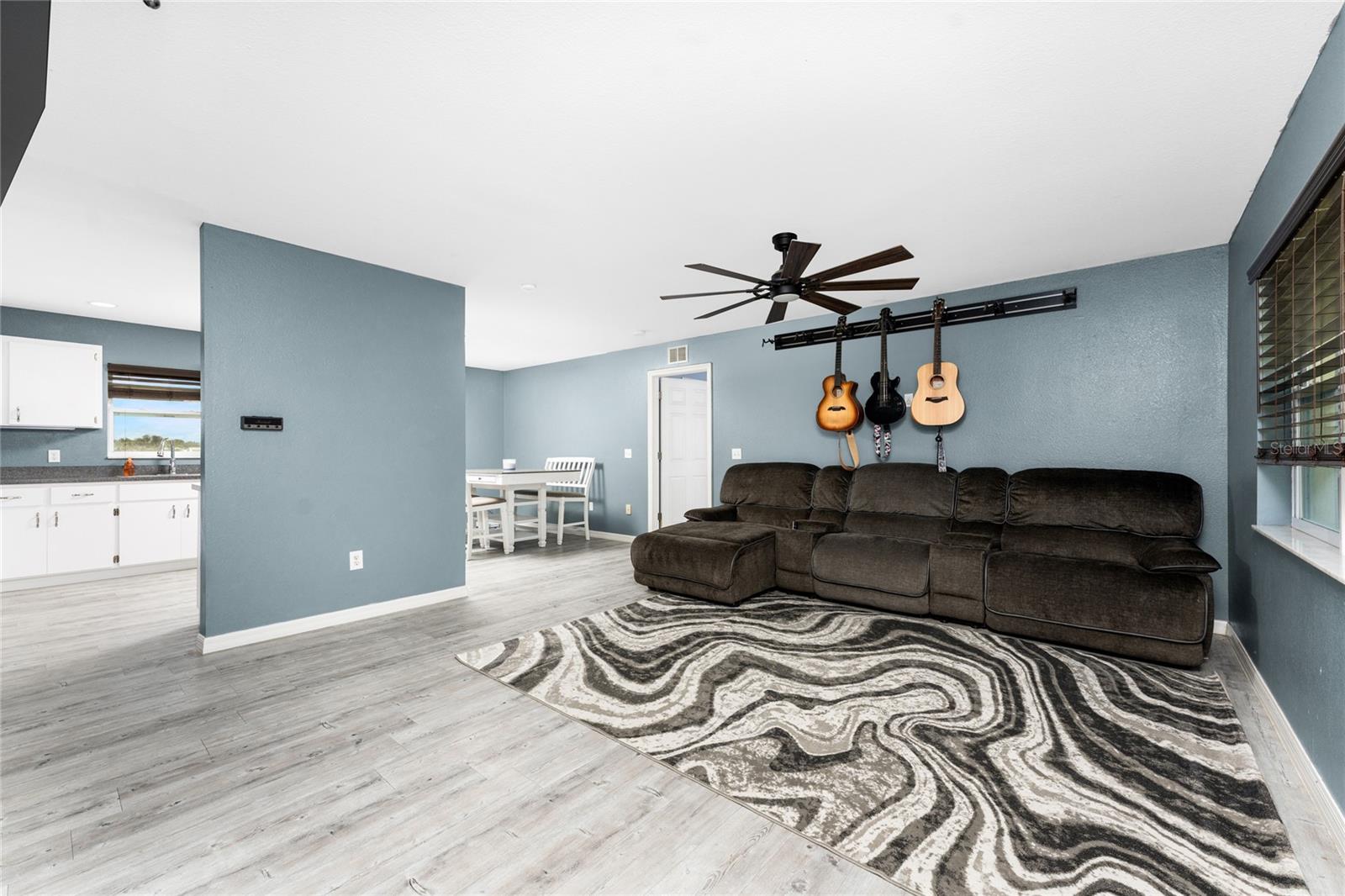 SUNNY BREEZE HARBOR - Residential