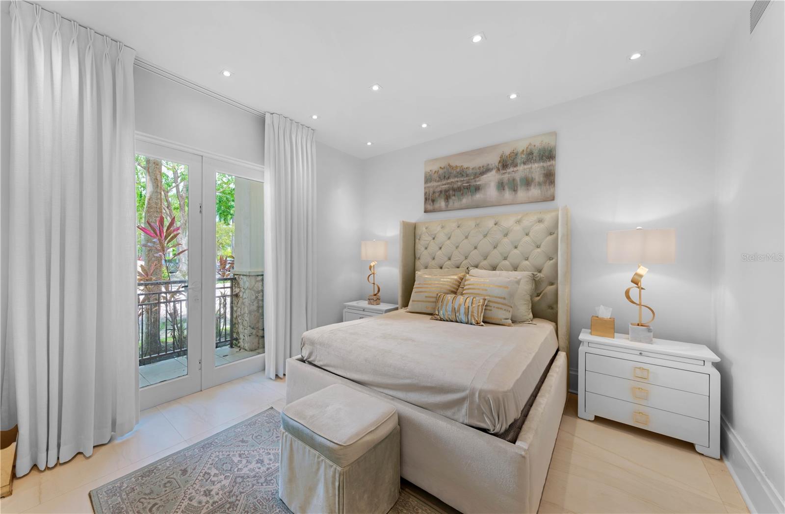 BAHIA BEACH - Residential