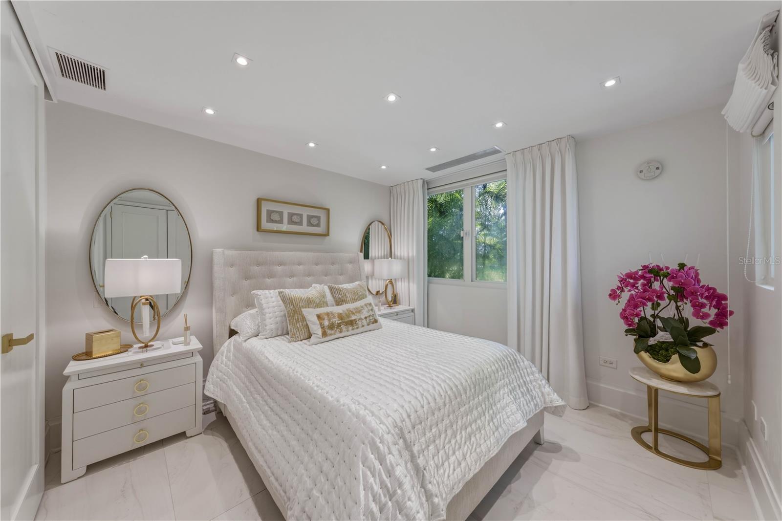 BAHIA BEACH - Residential