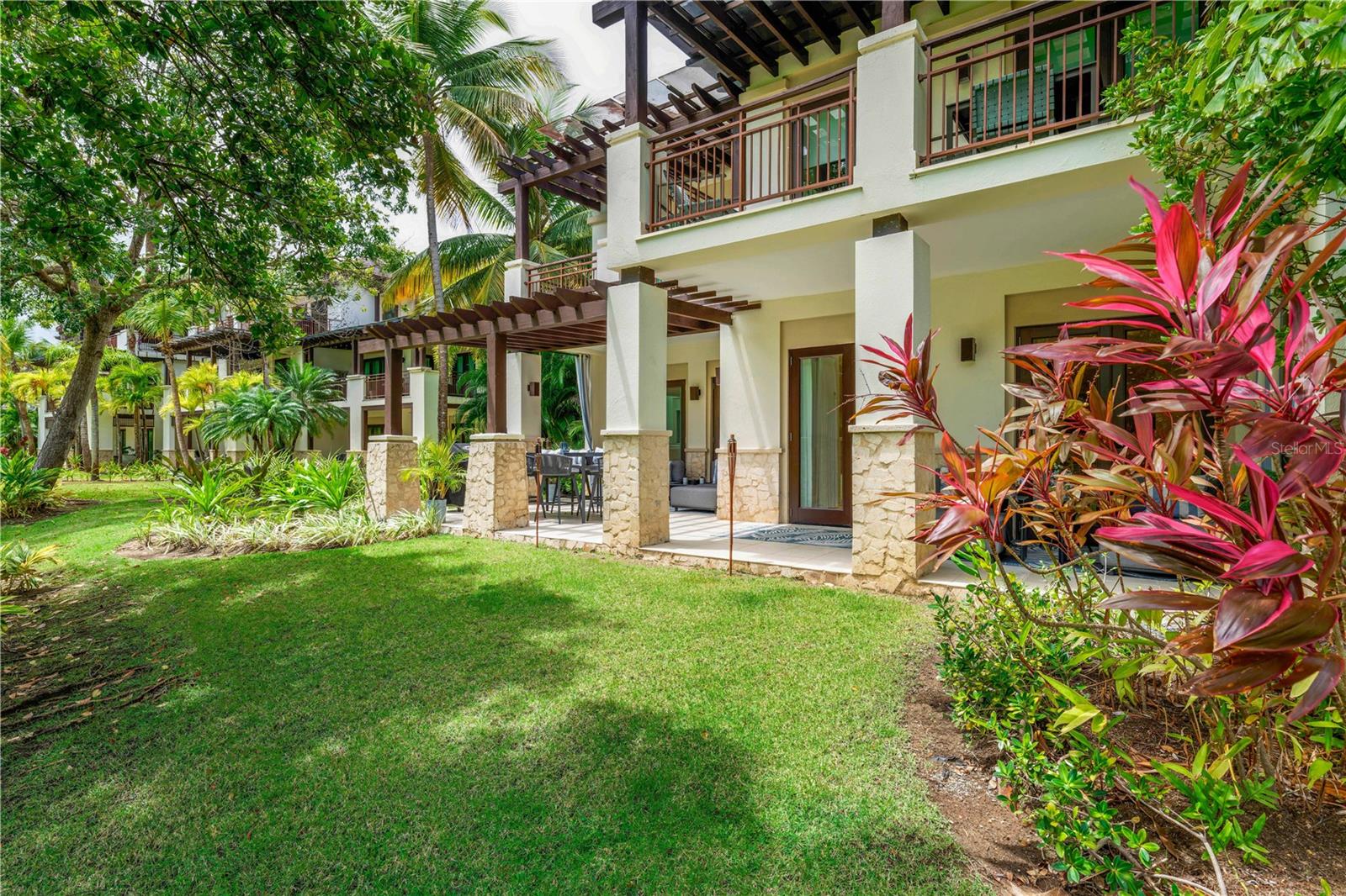 BAHIA BEACH - Residential