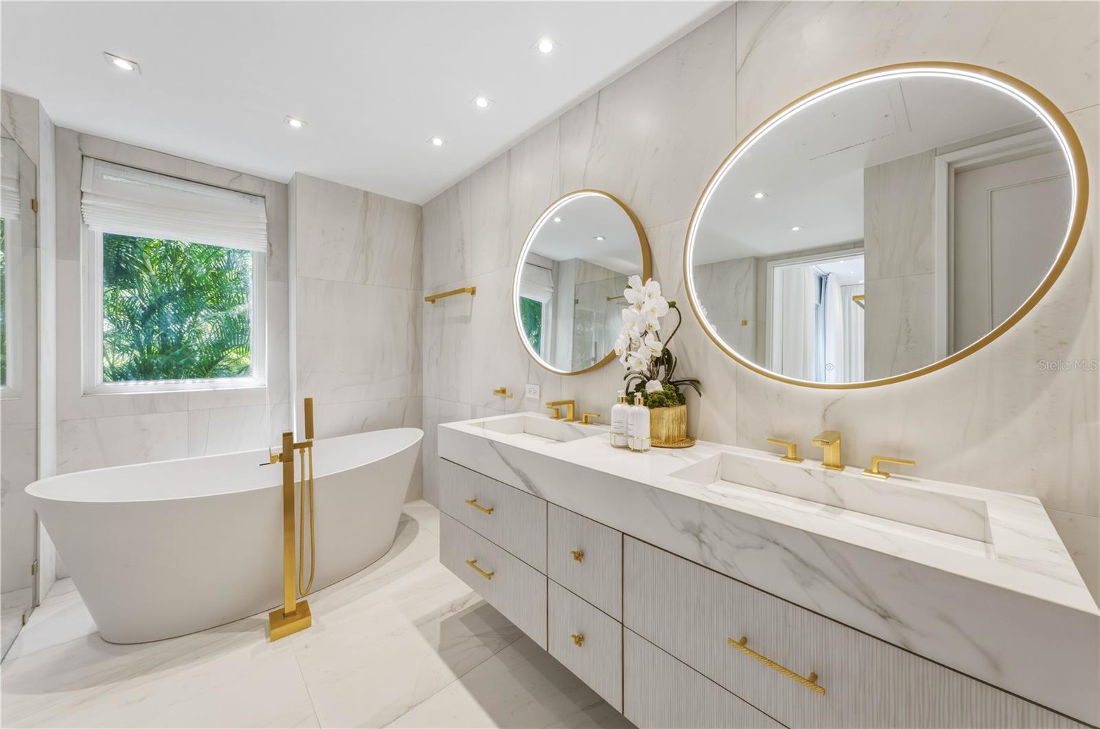 BAHIA BEACH - Residential