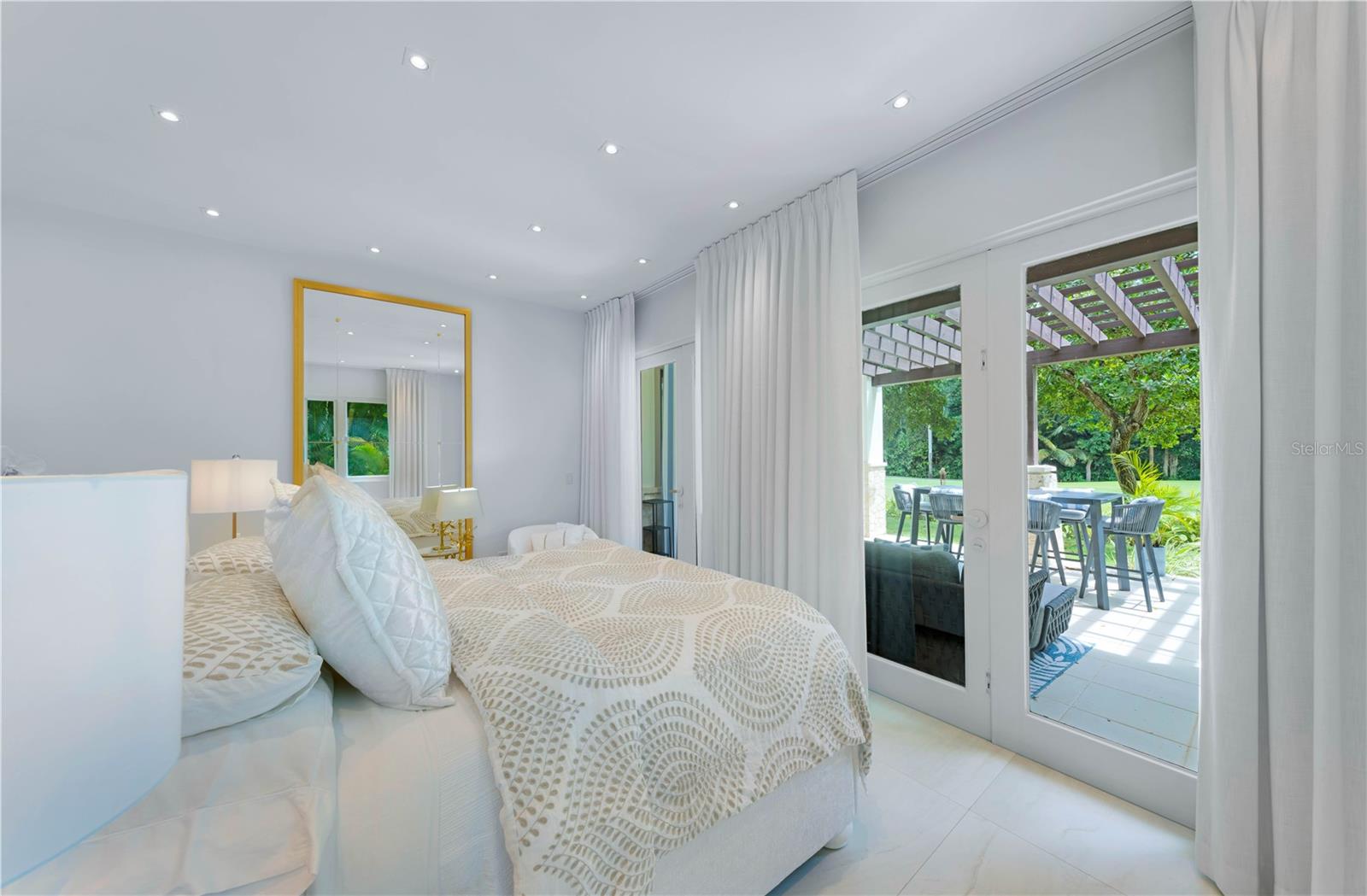 BAHIA BEACH - Residential