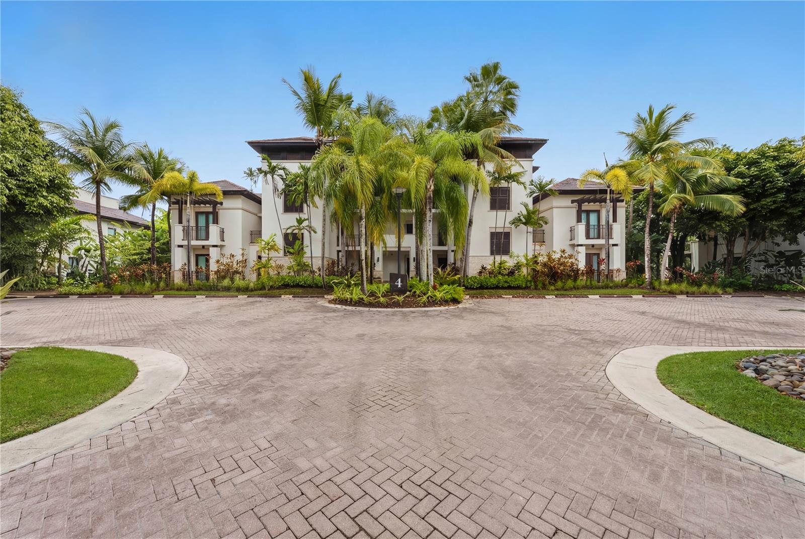 BAHIA BEACH - Residential