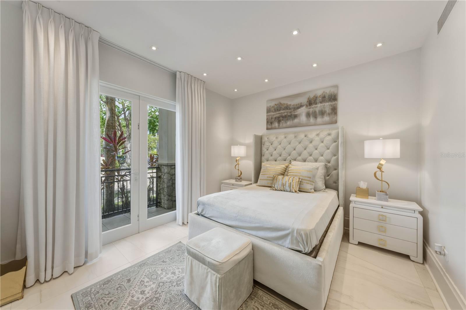 BAHIA BEACH - Residential