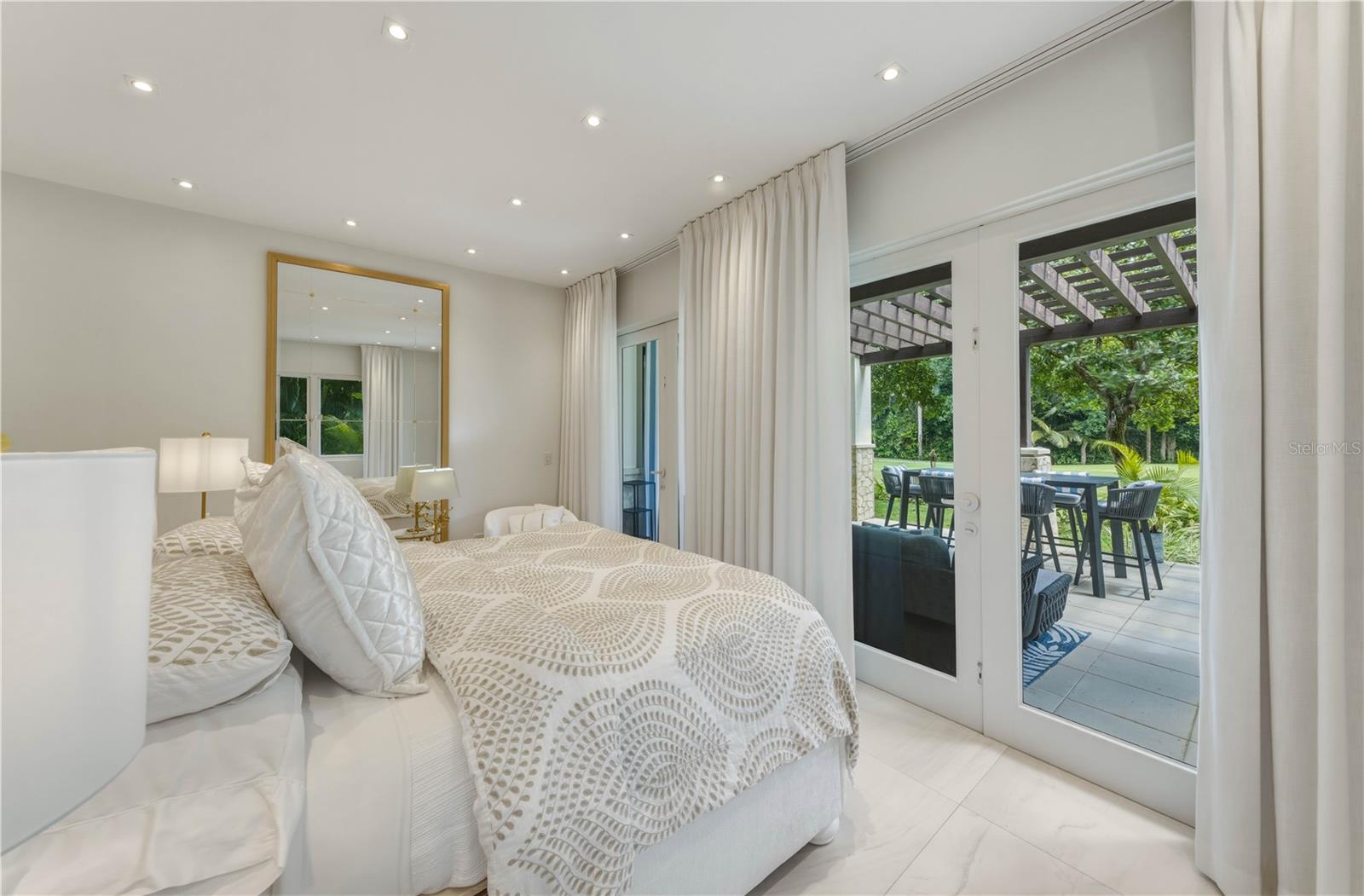 BAHIA BEACH - Residential