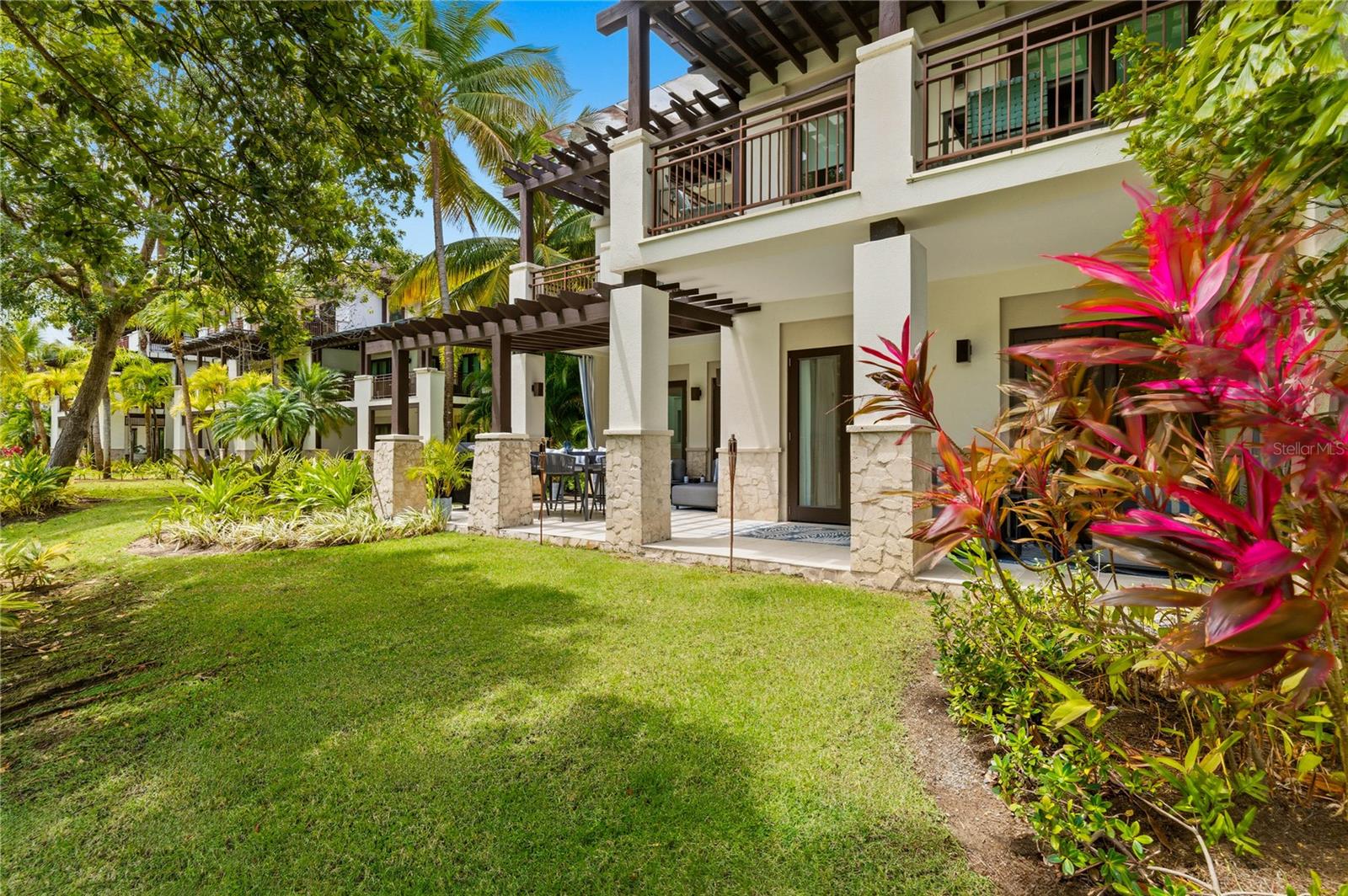 BAHIA BEACH - Residential