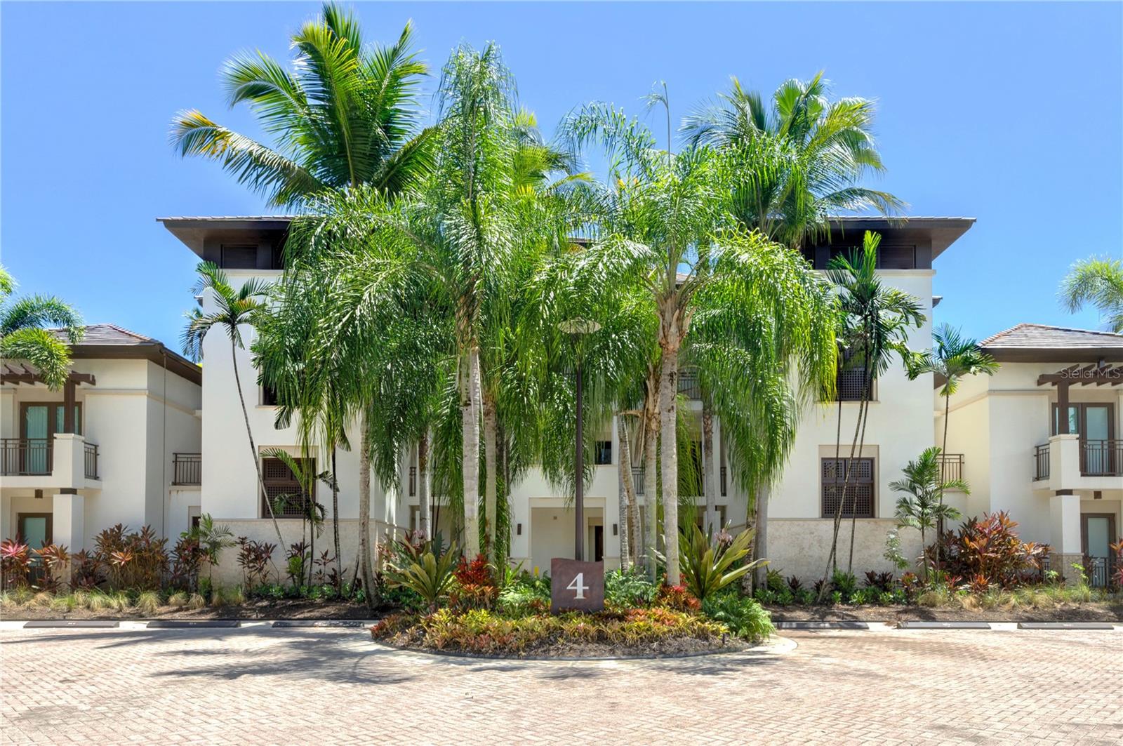 BAHIA BEACH - Residential