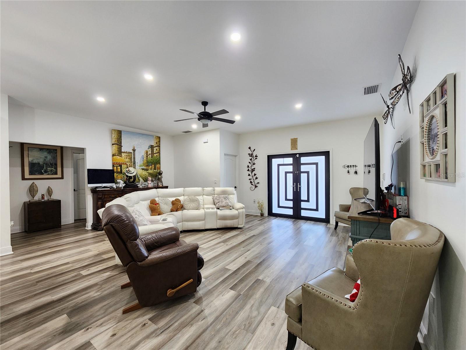 GOLDEN GATE ESTATE UNIT 92 - Residential