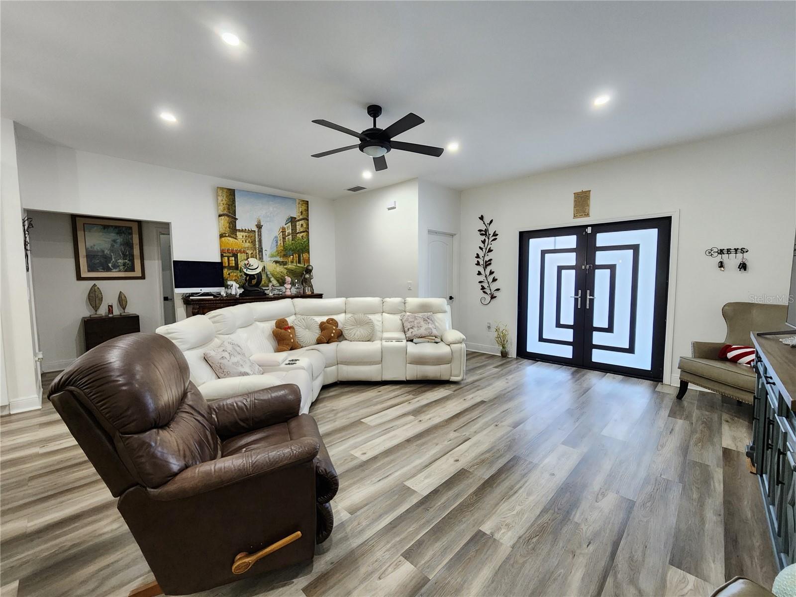 GOLDEN GATE ESTATE UNIT 92 - Residential