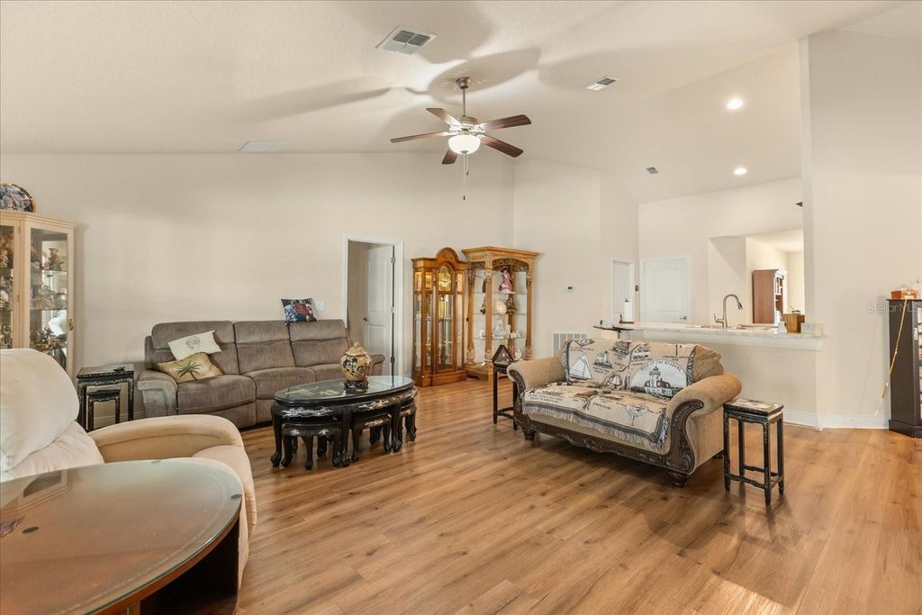 Photo of 906 Edith Drive, Fruitland Park, FL 34731 (MLS # O6400186)