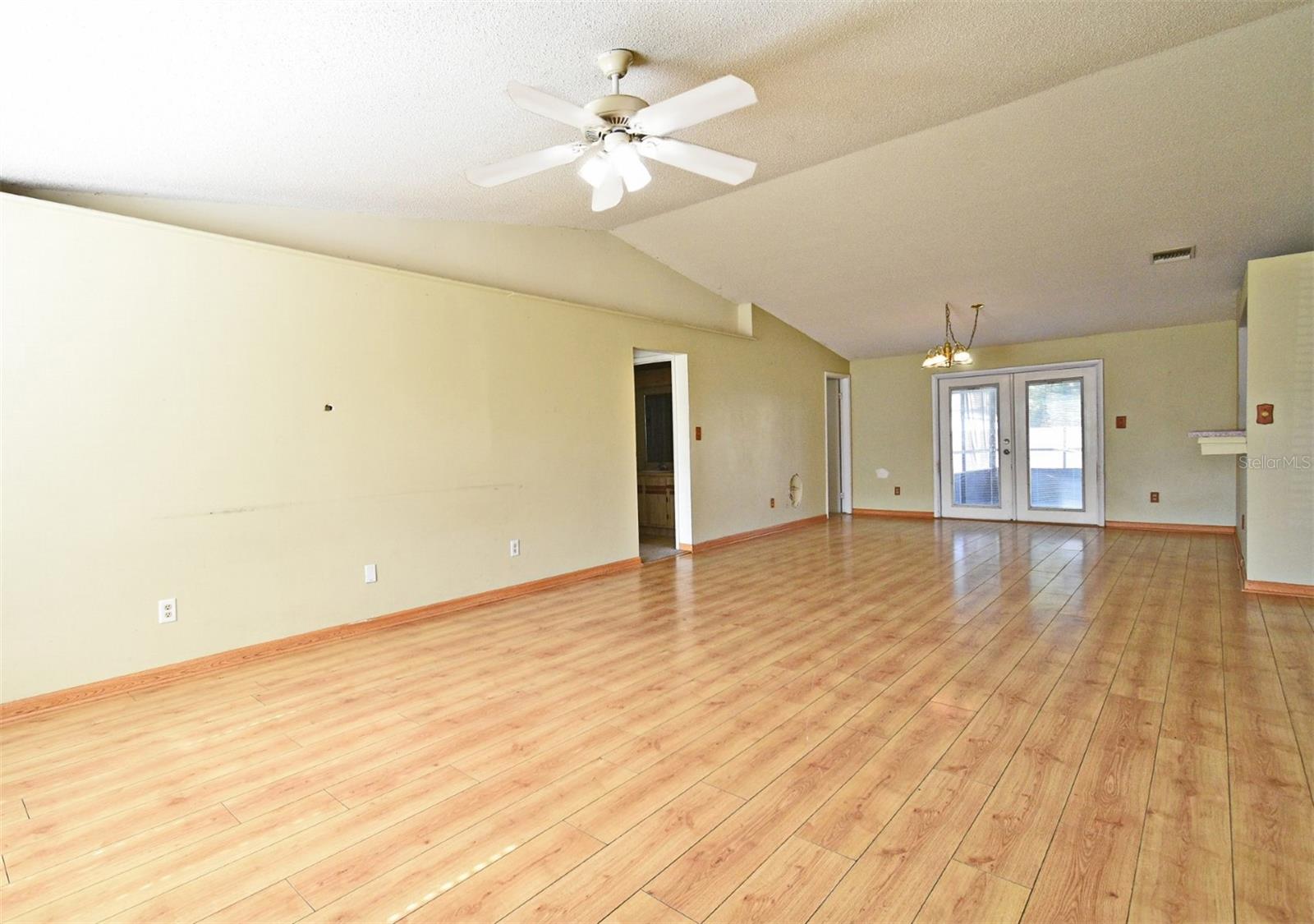 5588 GARDEN GROVE CIRCLE