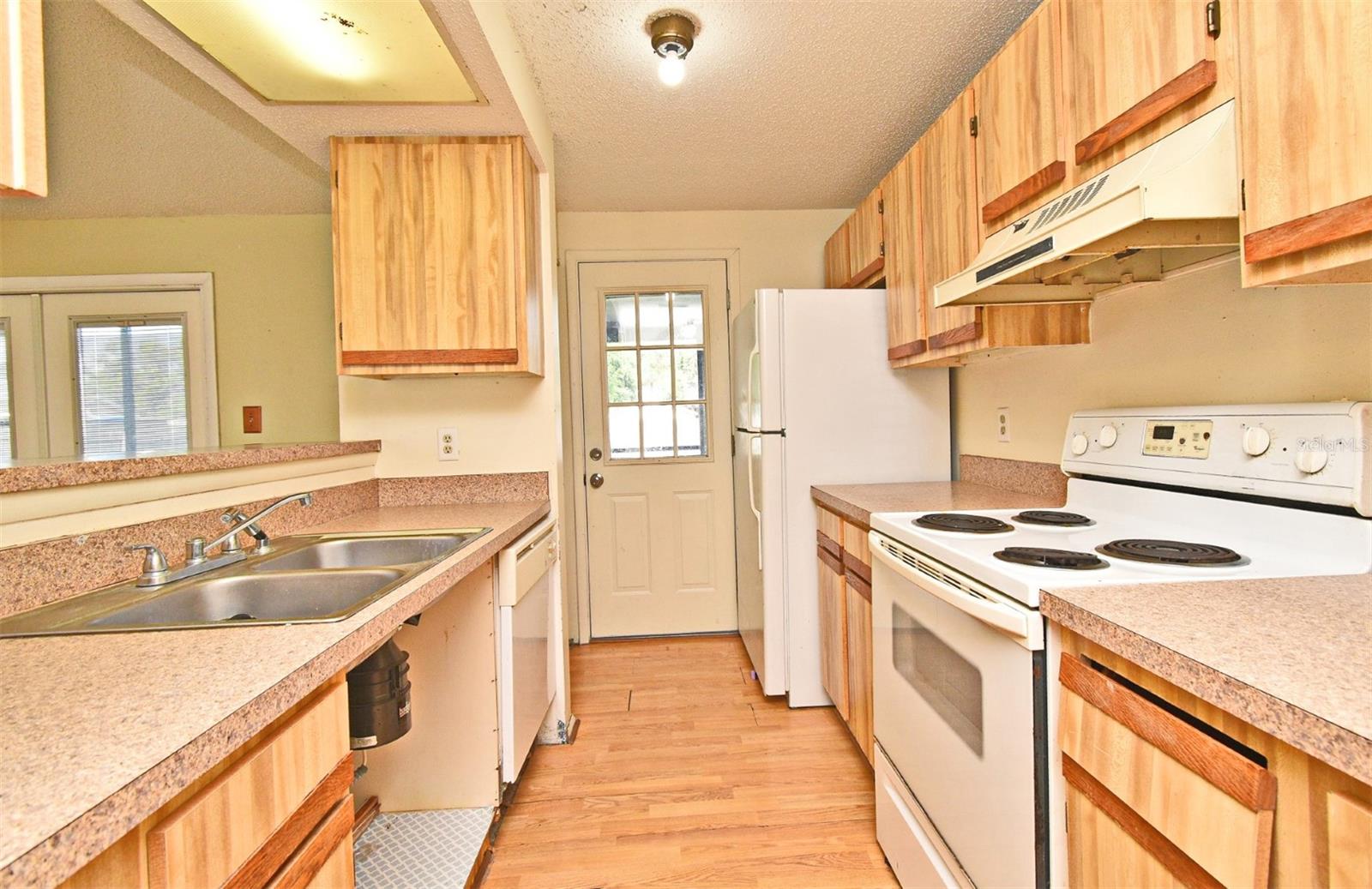 5588 GARDEN GROVE CIRCLE