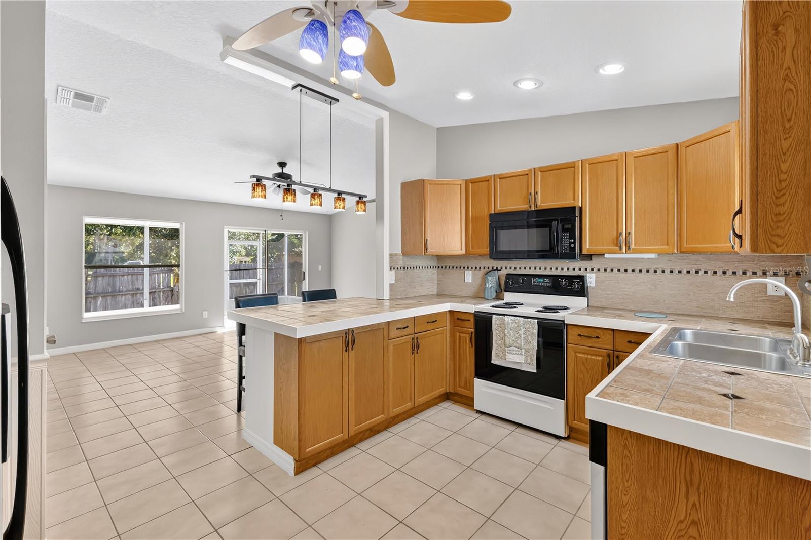 EL RANCHO PARK ADD BLK B - Residential