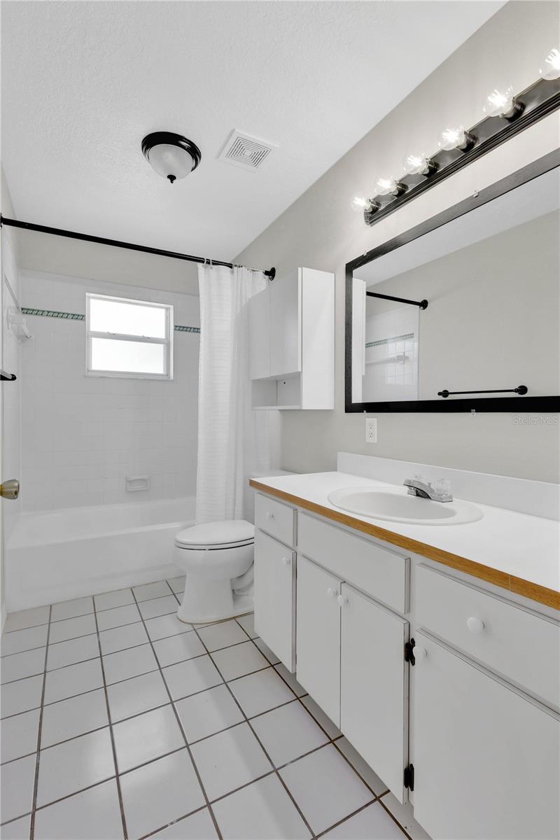 EL RANCHO PARK ADD BLK B - Residential