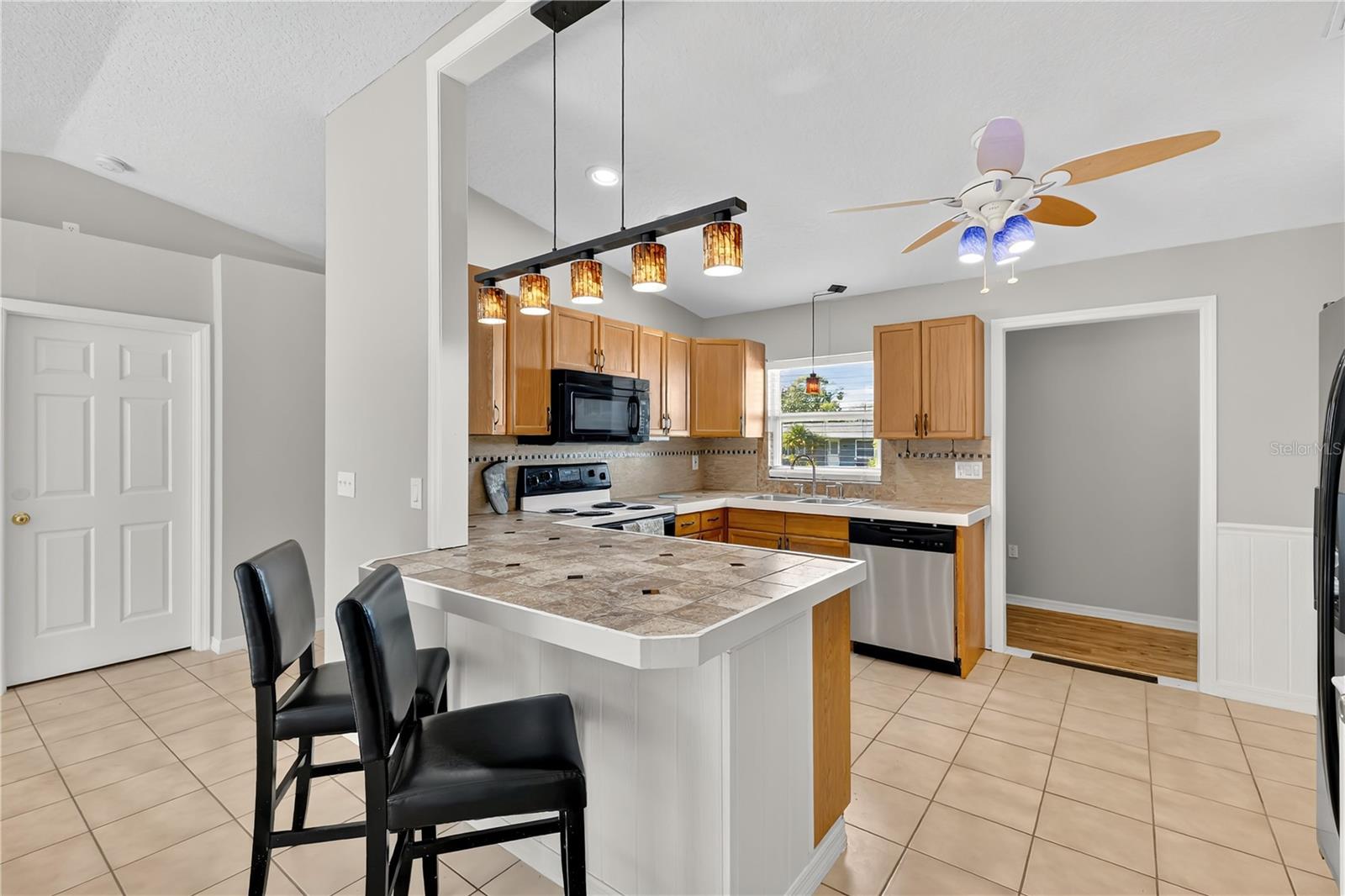 EL RANCHO PARK ADD BLK B - Residential