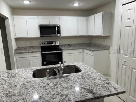 ALFORD OAKS - Residential Lease