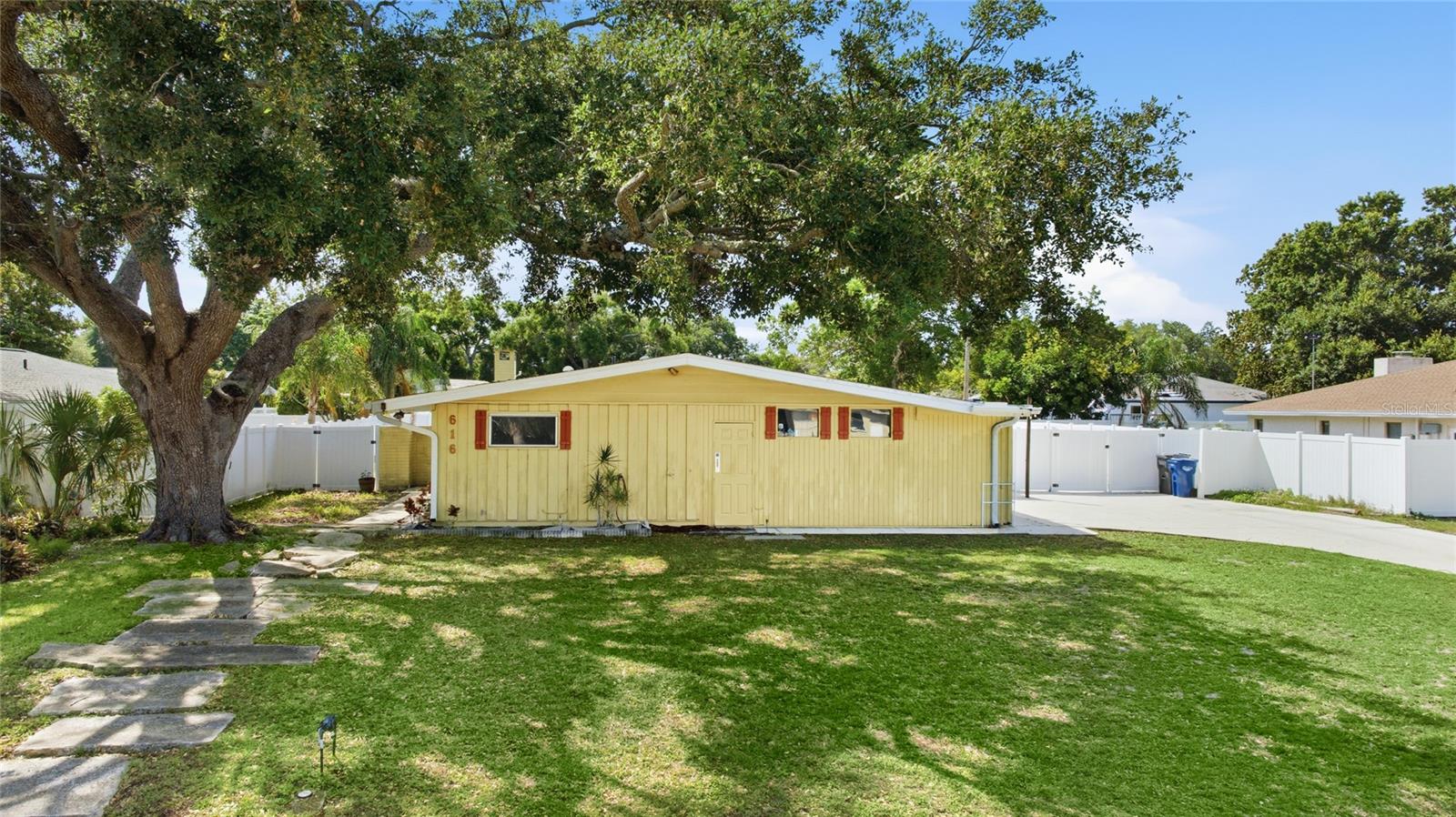 WHITFIELD COUNTRY CLUB ESTATES 1 - Residential