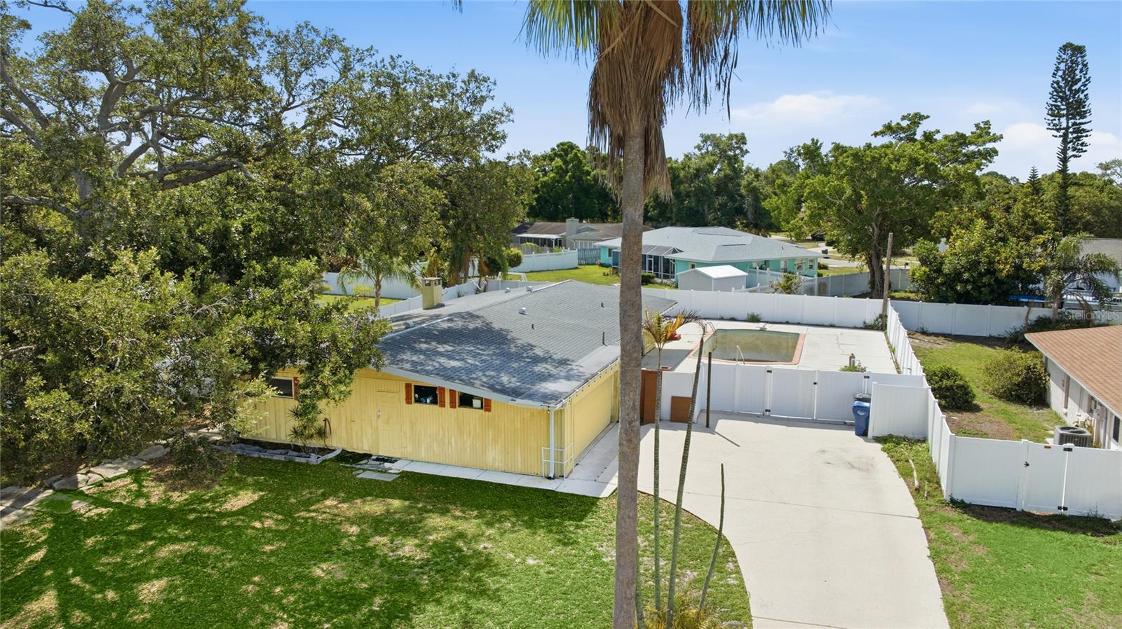 WHITFIELD COUNTRY CLUB ESTATES 1 - Residential