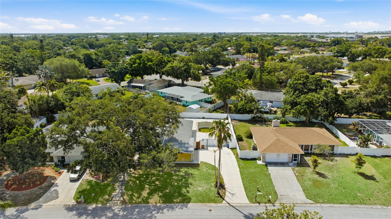 WHITFIELD COUNTRY CLUB ESTATES 1 - Residential