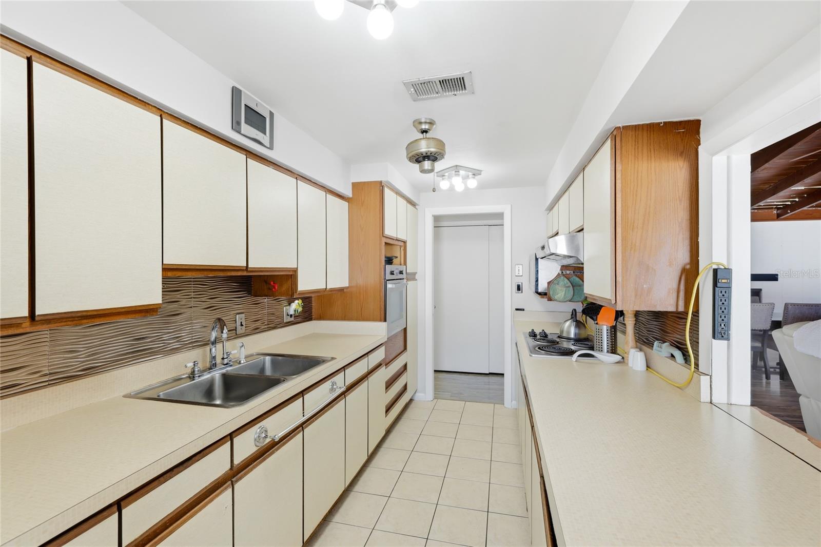 WHITFIELD COUNTRY CLUB ESTATES 1 - Residential