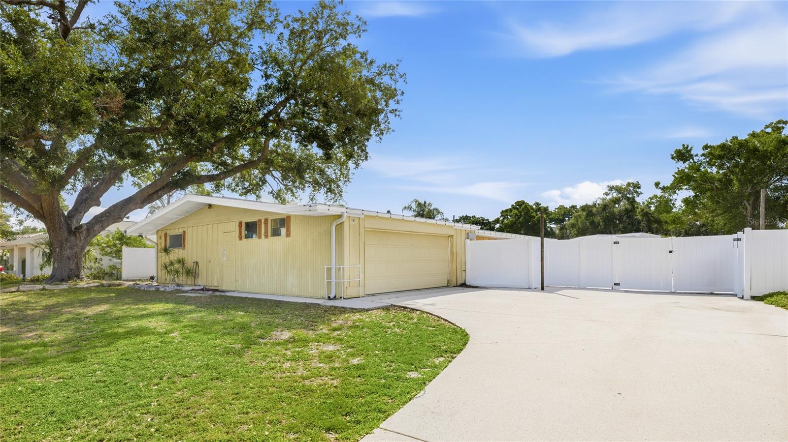 WHITFIELD COUNTRY CLUB ESTATES 1 - Residential