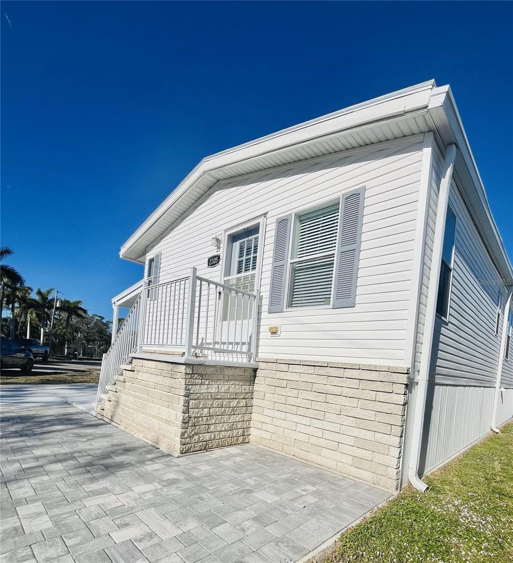 Photo of 2305 Bay Drive, Bradenton, FL 34207 (MLS # A4677787)