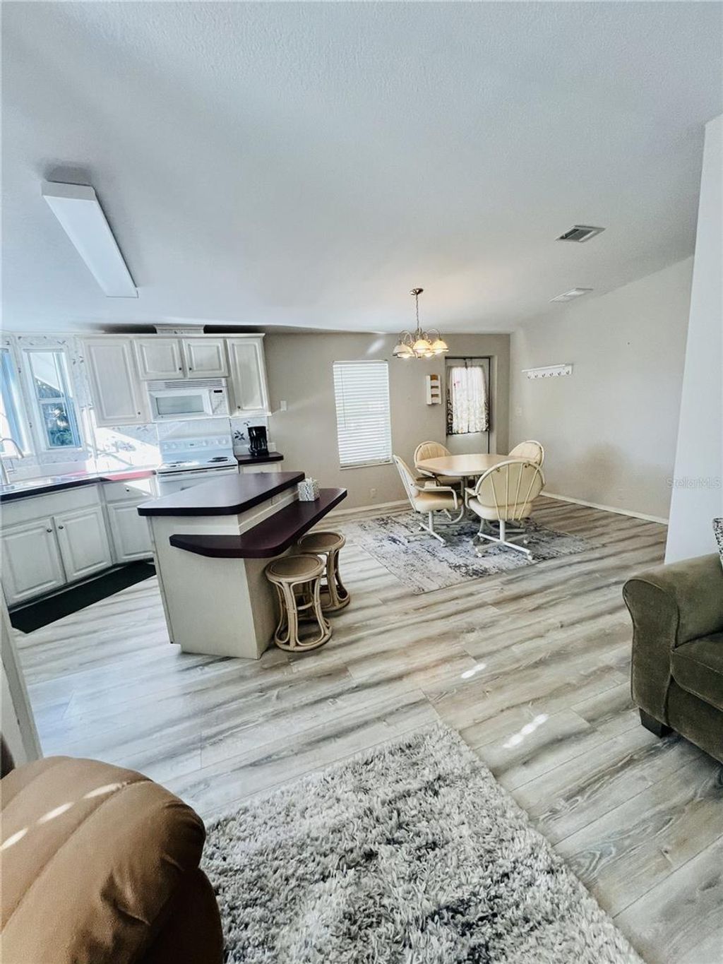 Photo of 2305 Bay Drive, Bradenton, FL 34207 (MLS # A4677787)