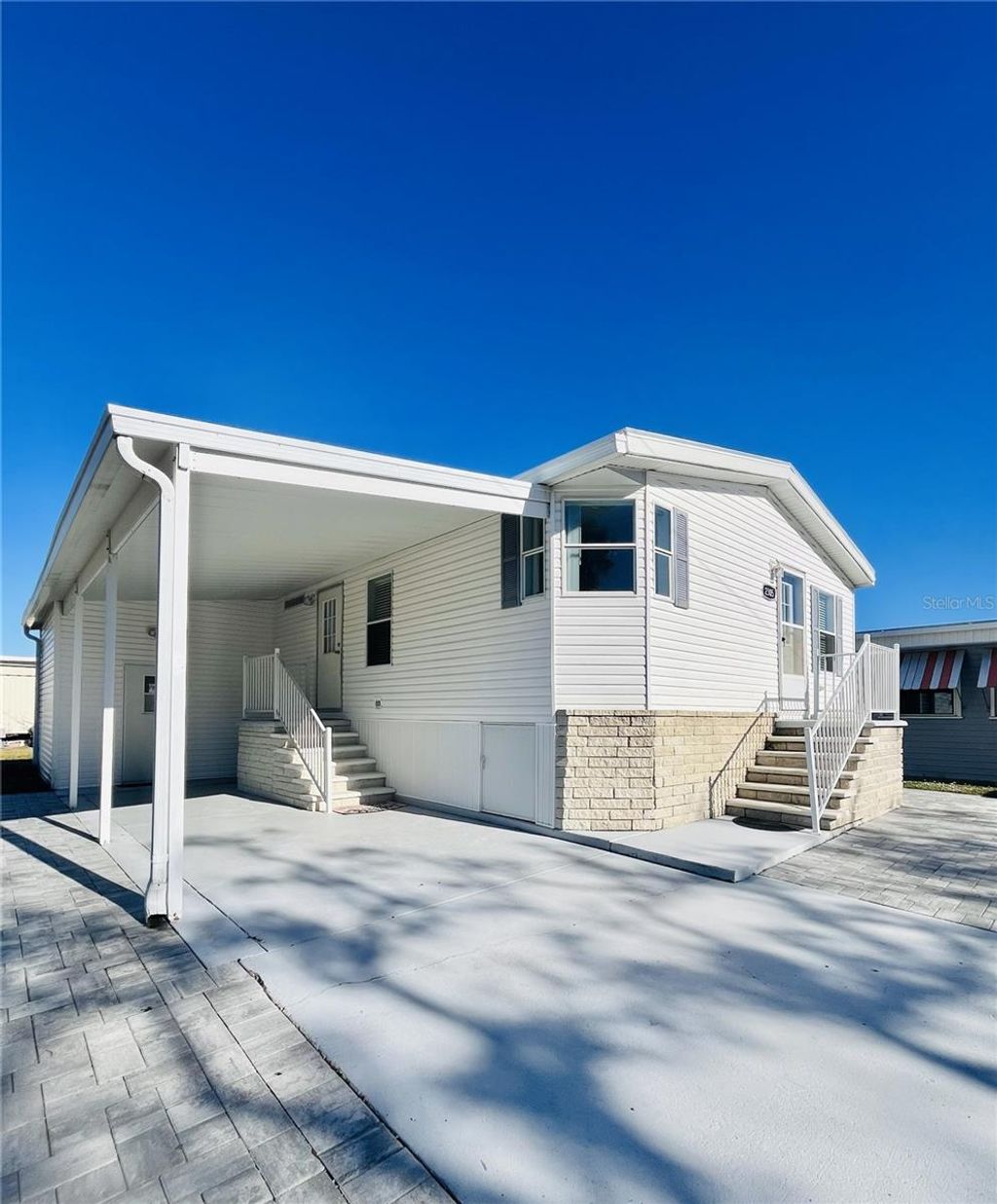 Photo of 2305 Bay Drive, Bradenton, FL 34207 (MLS # A4677787)