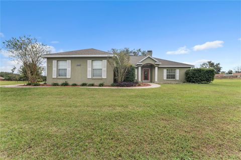 A home in LADY LAKE