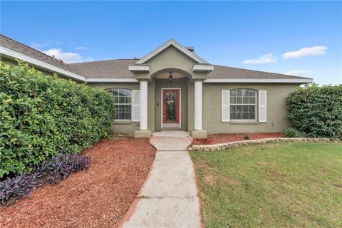 A home in LADY LAKE