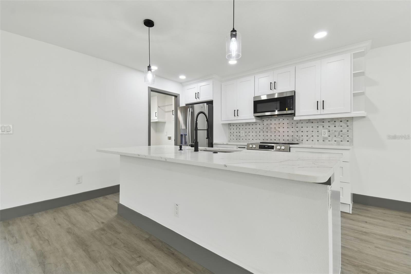 HELLEKES SUB - Residential