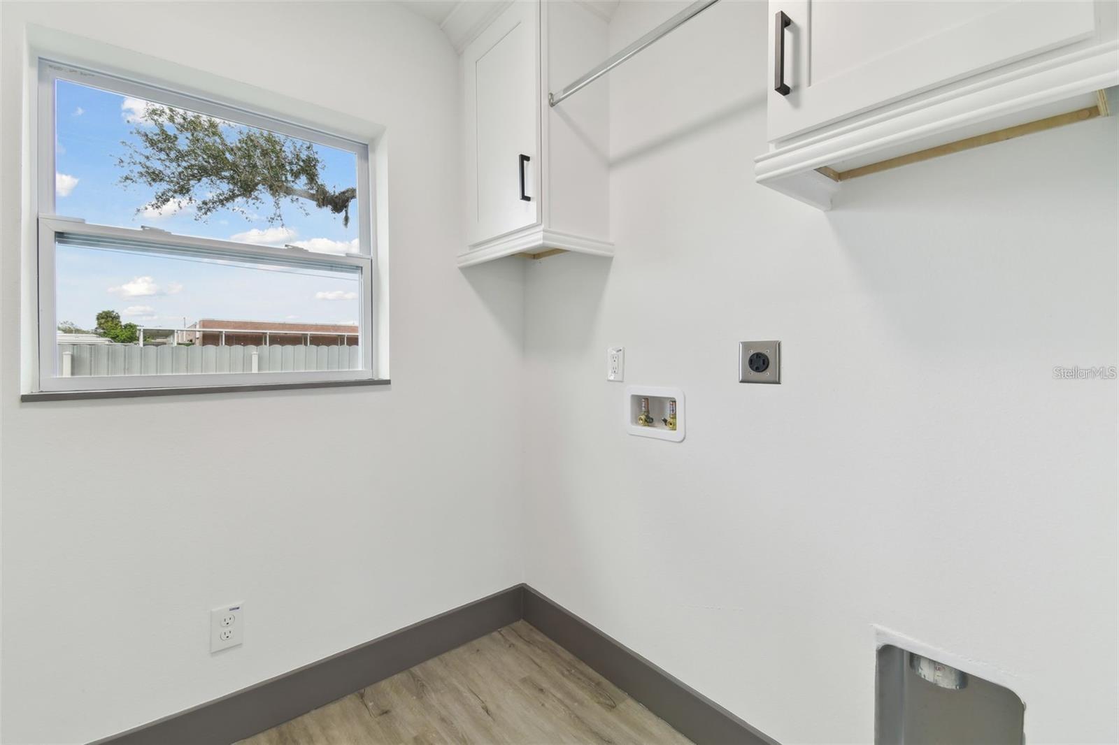 HELLEKES SUB - Residential