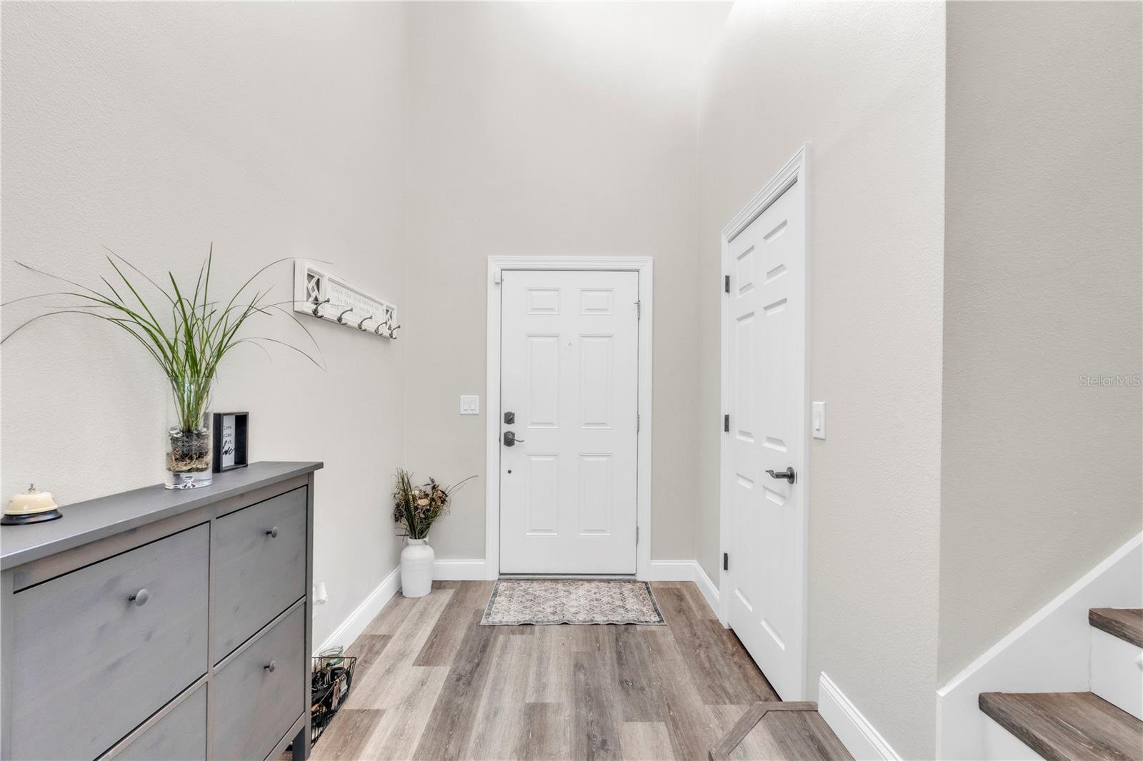 6412 KENAVA LOOP