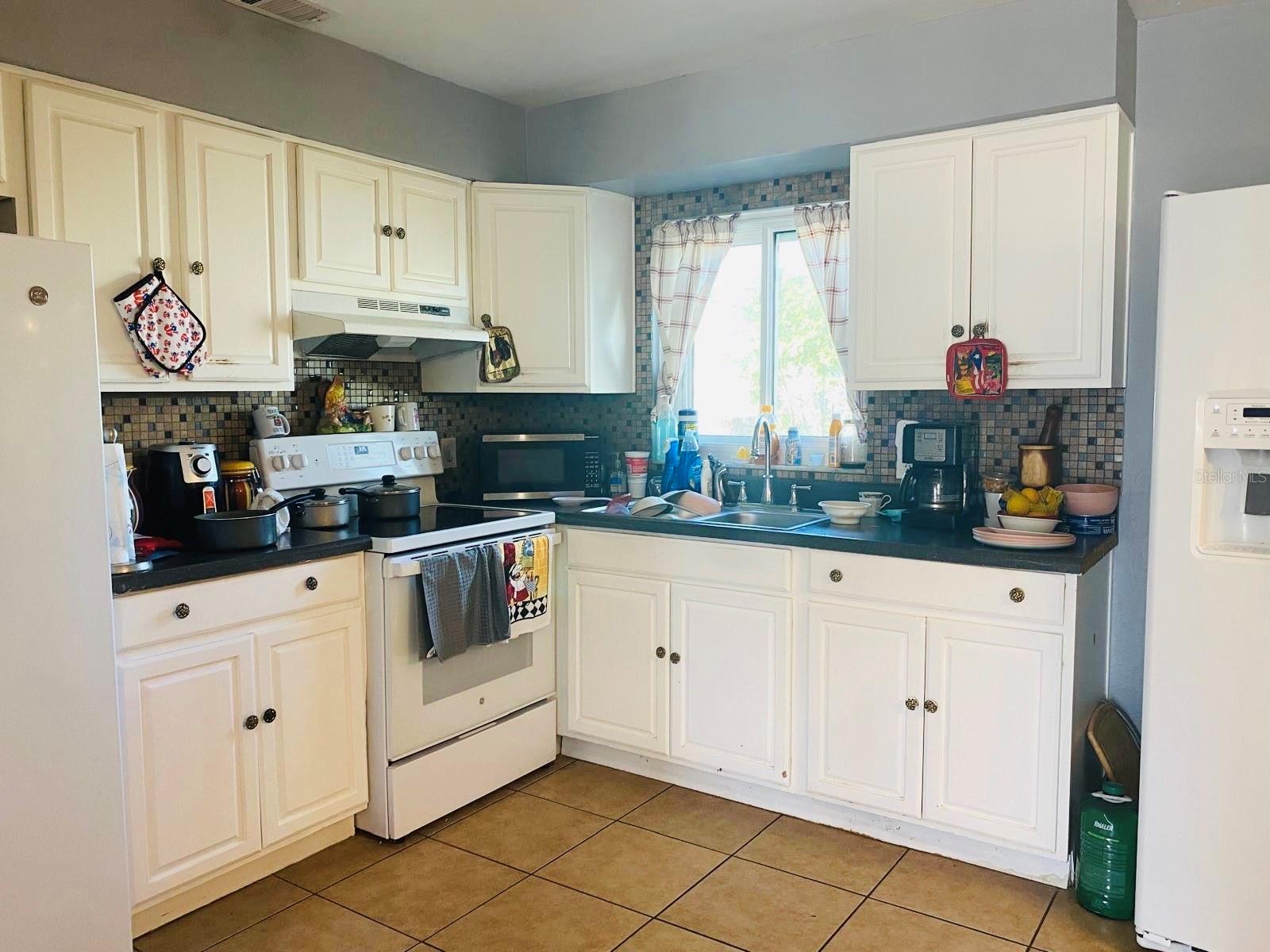 HIGHLAND PARK MANOR 04 - Residential