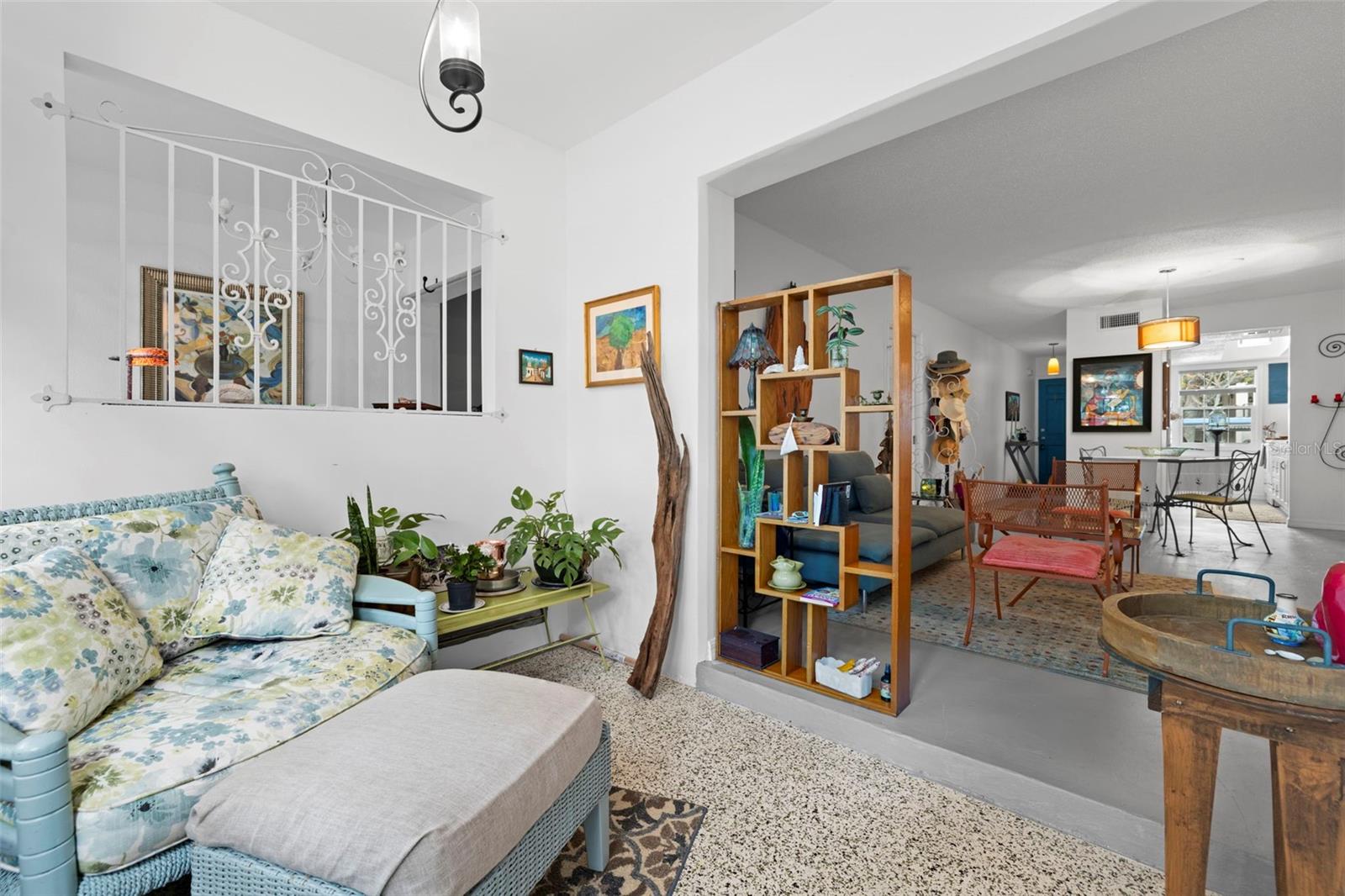 DOUGLAS ARMS - Residential