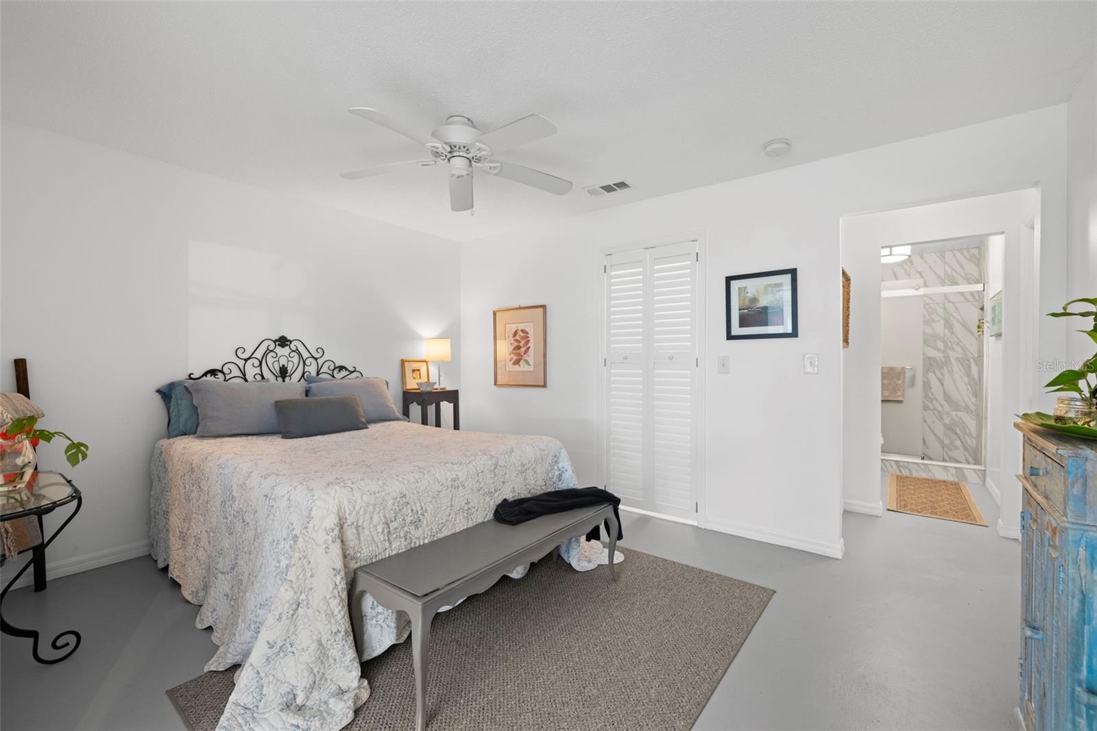 DOUGLAS ARMS - Residential