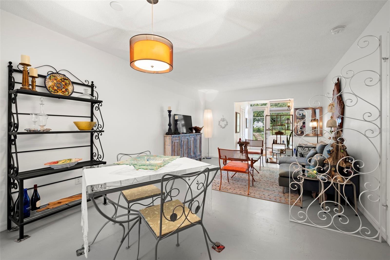 DOUGLAS ARMS - Residential