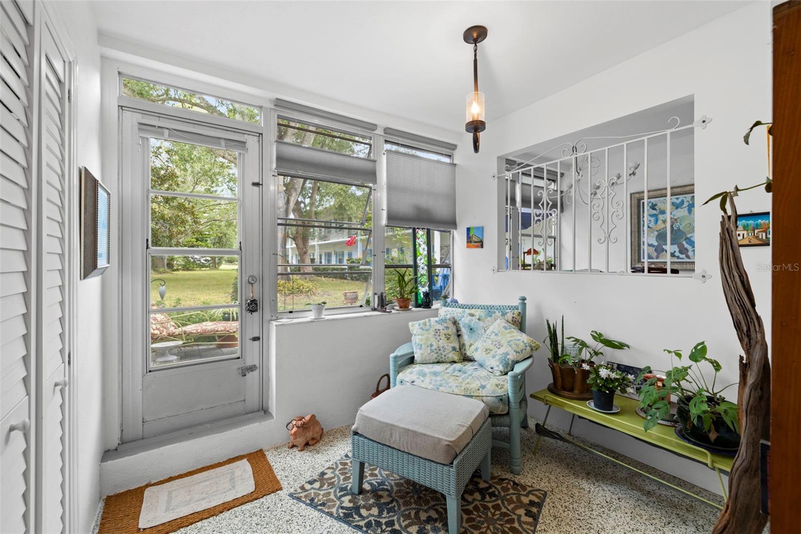 DOUGLAS ARMS - Residential