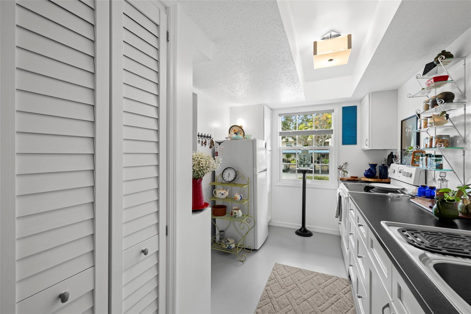 DOUGLAS ARMS - Residential