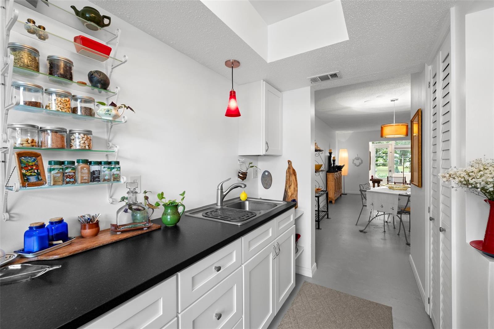 DOUGLAS ARMS - Residential