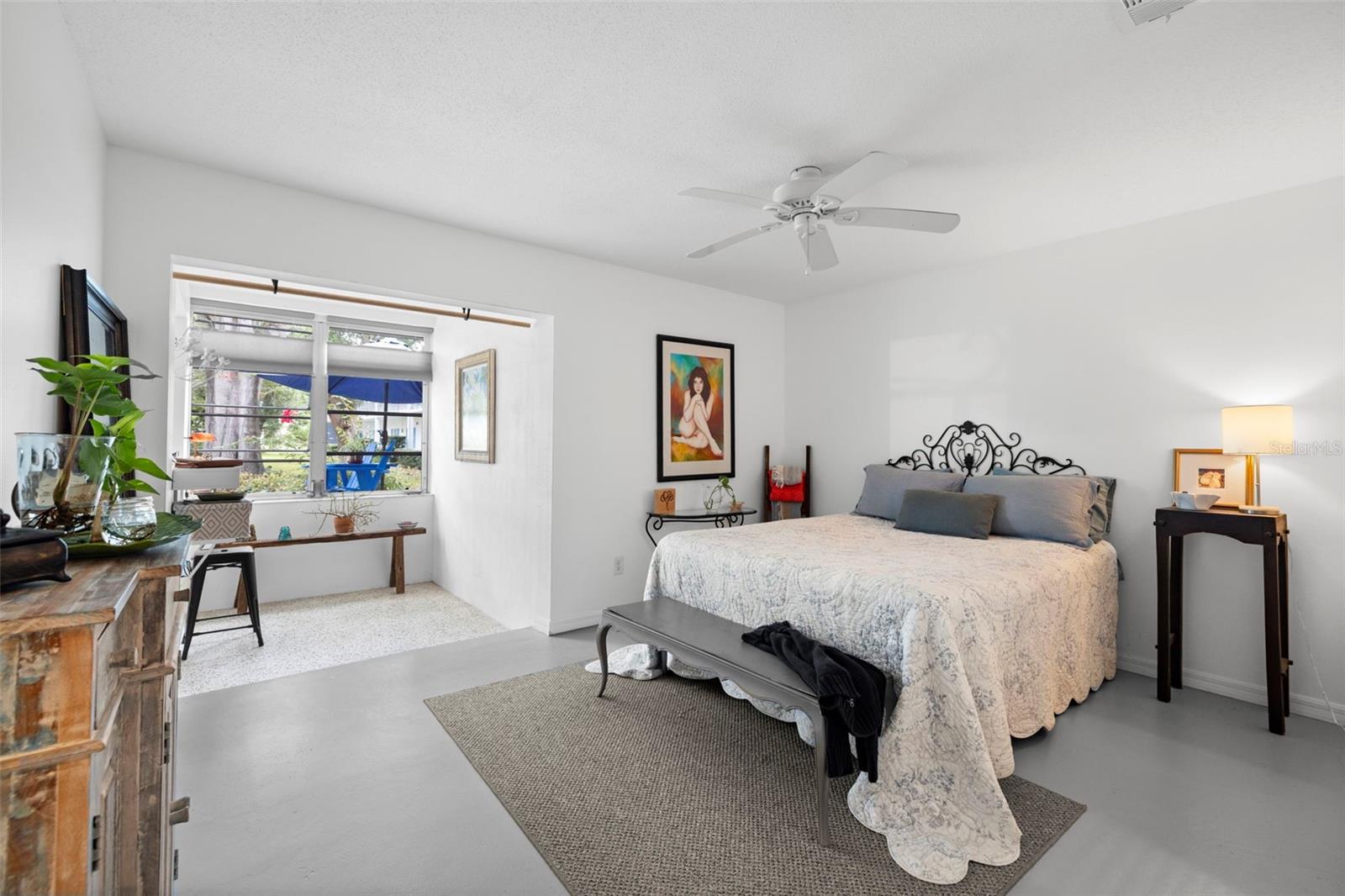 DOUGLAS ARMS - Residential