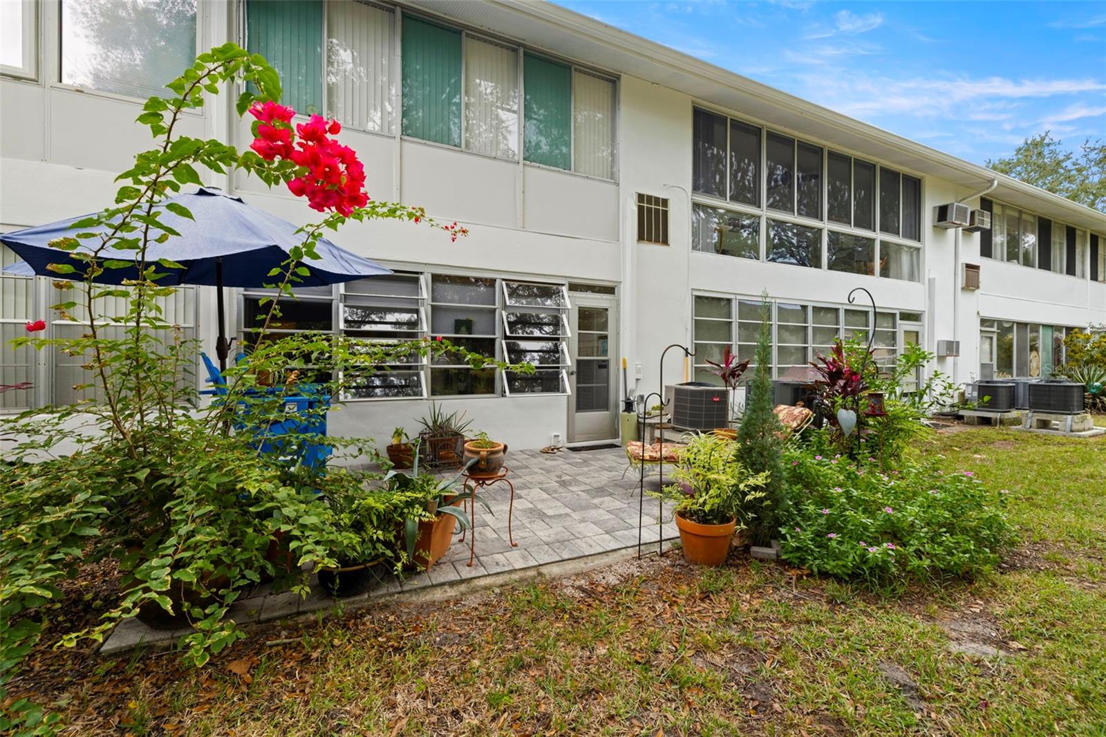 DOUGLAS ARMS - Residential